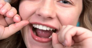 Flossing 101: How Toronto Patients Can Improve Oral Health
